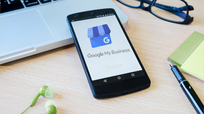 Ein Smartphone mit der Aufschrift Google Business.